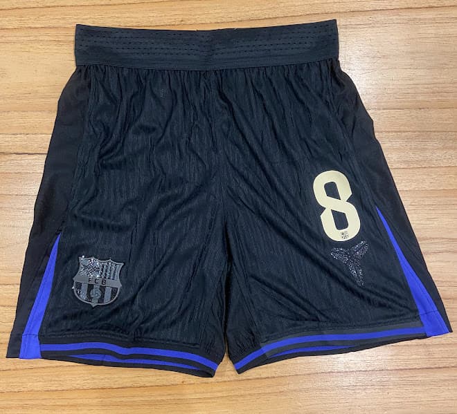 SHORT BARCELONA NEGRO - 25/26 - NUMERO 8
