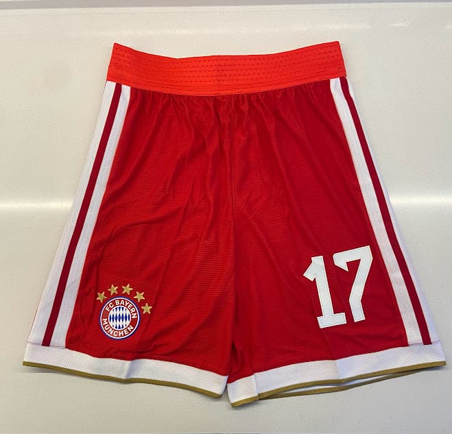 SHORT BAYER MUNICH ROJO - 26/27 - NUMERO 17