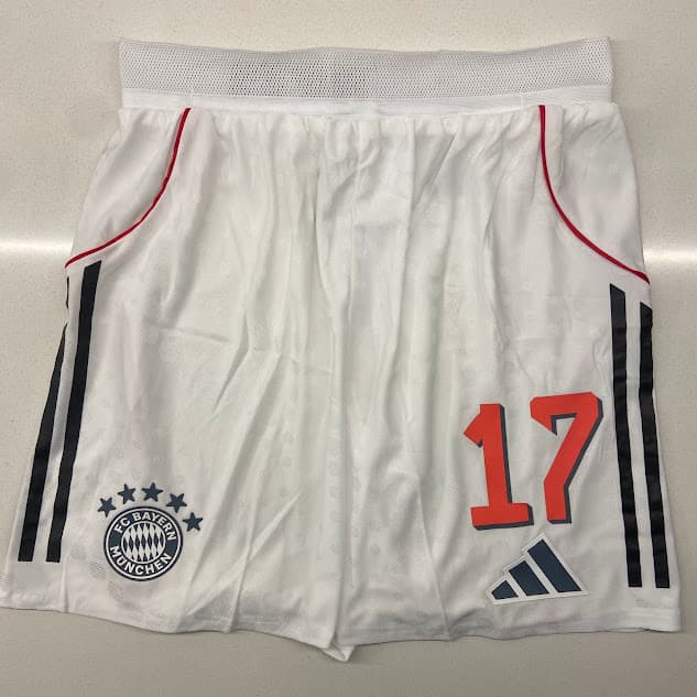 SHORT BAYER MUNICH BLANCO - 25/26 - NUMERO 17