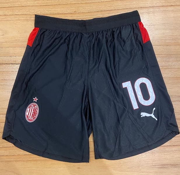 SHORT MILAN NEGRO - 25/26 - NUMERO 10