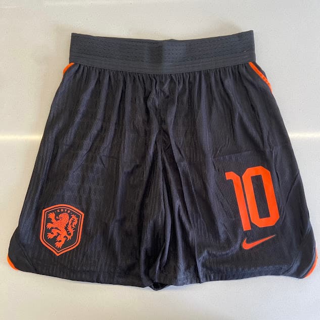SHORT HOLANDA NEGRO - MUNDIAL 2026 - NUMERO 10
