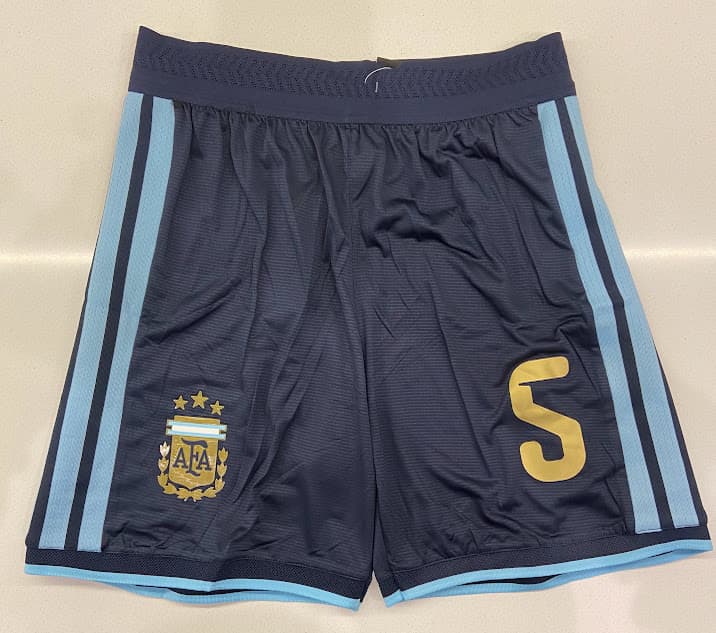 SHORT ARGENTINA AZUL OSCURO - MUNDIAL 2026 - NUMERO 5