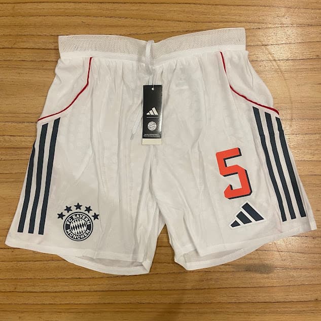 SHORT BAYER MUNICH BLANCO - 25/26 - NUMERO 5