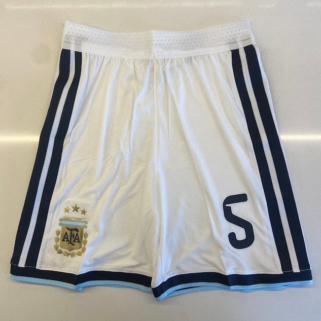 SHORT ARGENTINA BLANCO - MUNDIAL 2026 - NUMERO 5