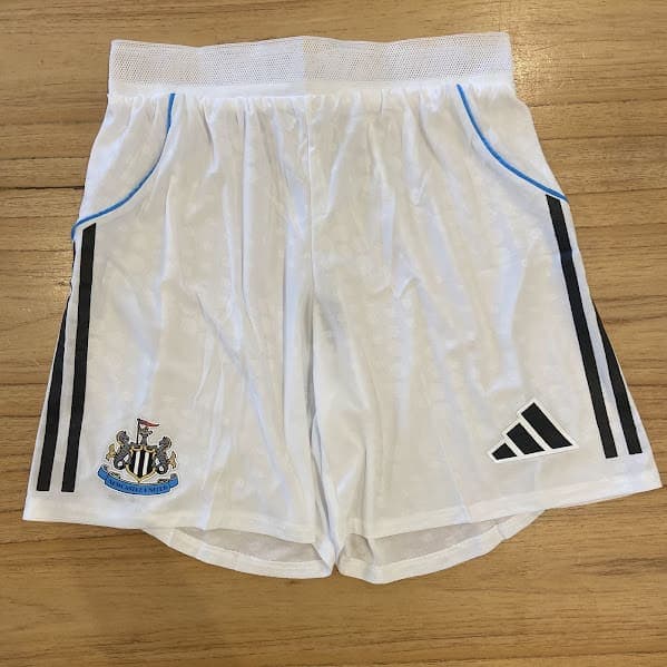 SHORT NEWCASTLE BLANCO - 25/26